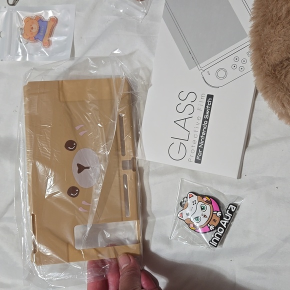 Nintendo carrying case plus accessories. - Picture 6 of 10